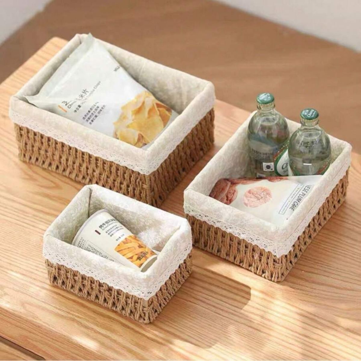 Kit 3 Cestos Organizadores de Vime com Forro em Renda – Elegância e Funcionalidade