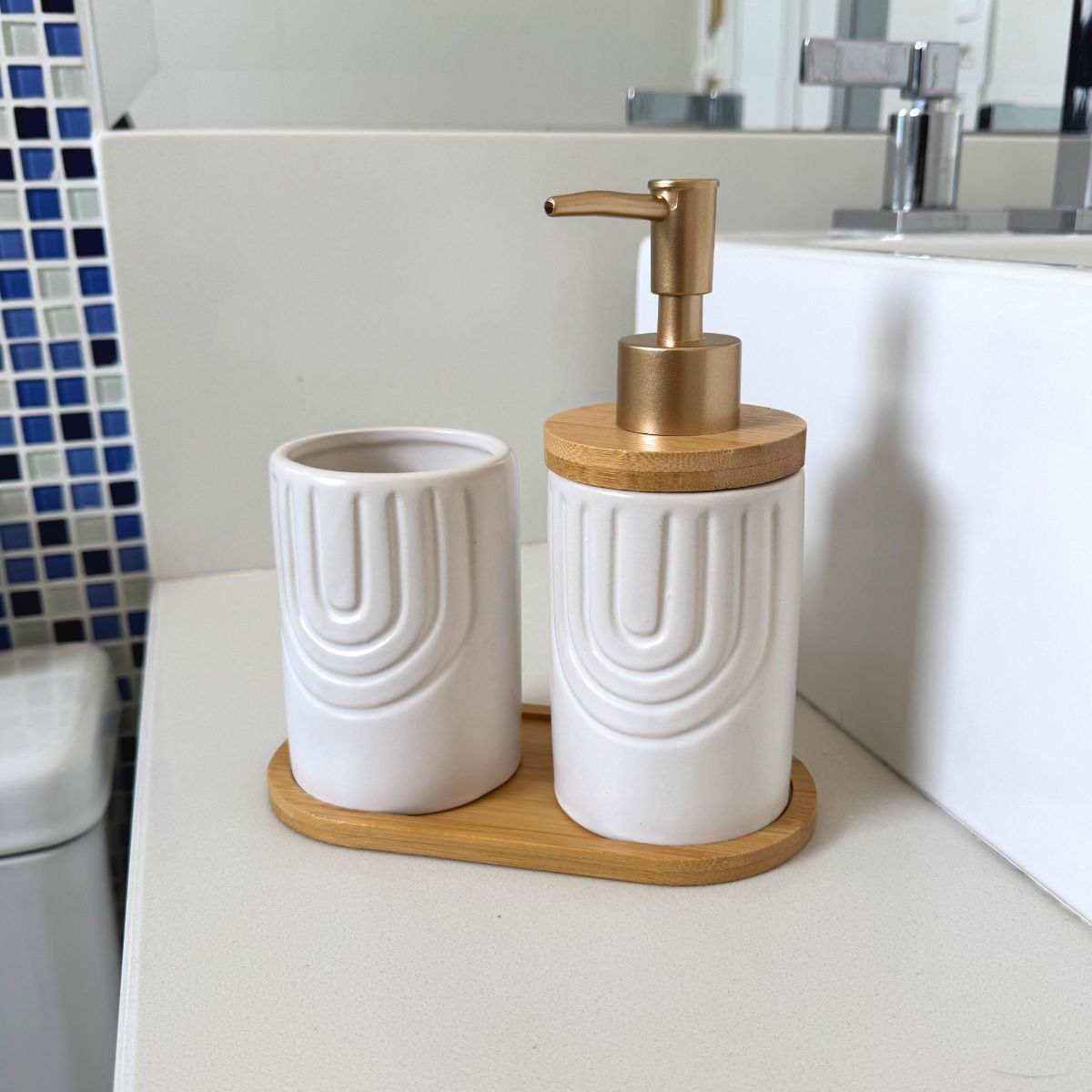 Kit Banheiro Supreme - Conjunto Porcelana Base Bambu Saboneteira Porta Escova 3 Peças