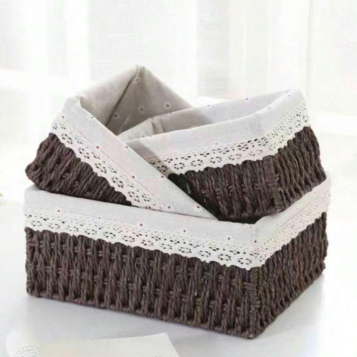 Kit 3 Cestos Organizadores de Vime com Forro em Renda – Elegância e Funcionalidade